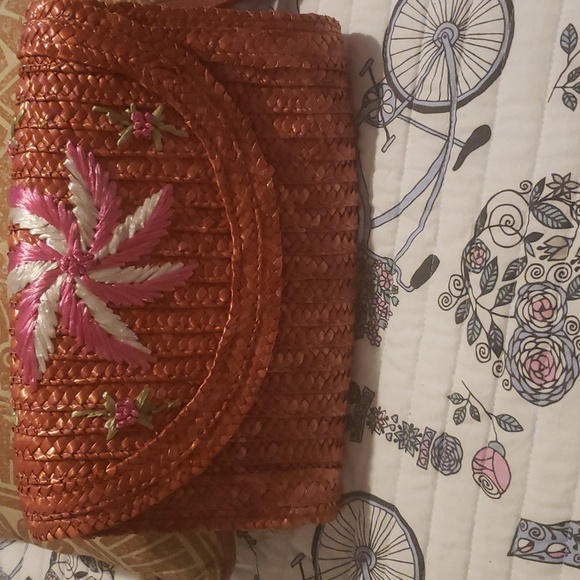 Wicker clutch with strap NWOT maroon colored. - Picture 2 of 4